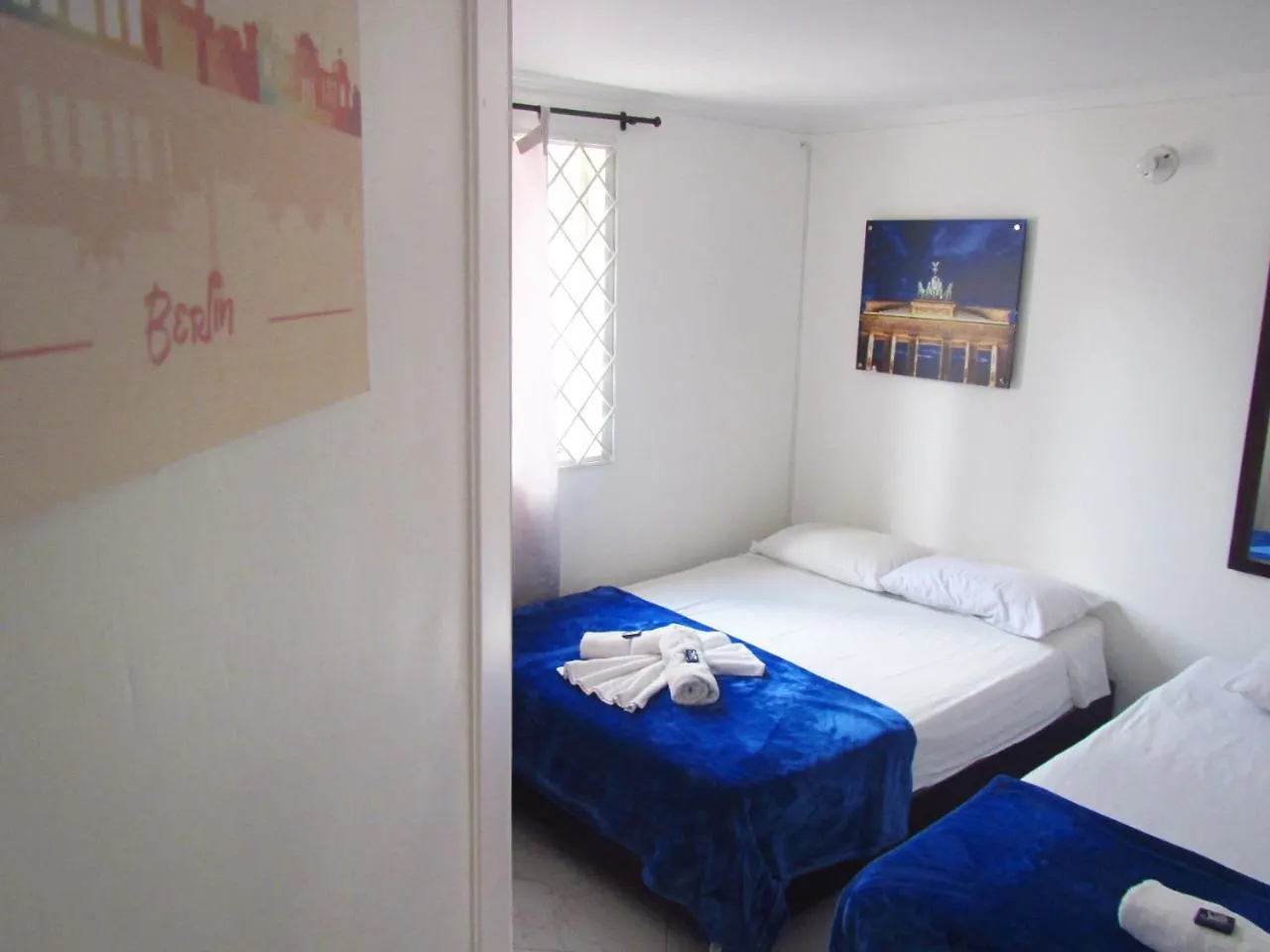 מדיין Art City Hostel