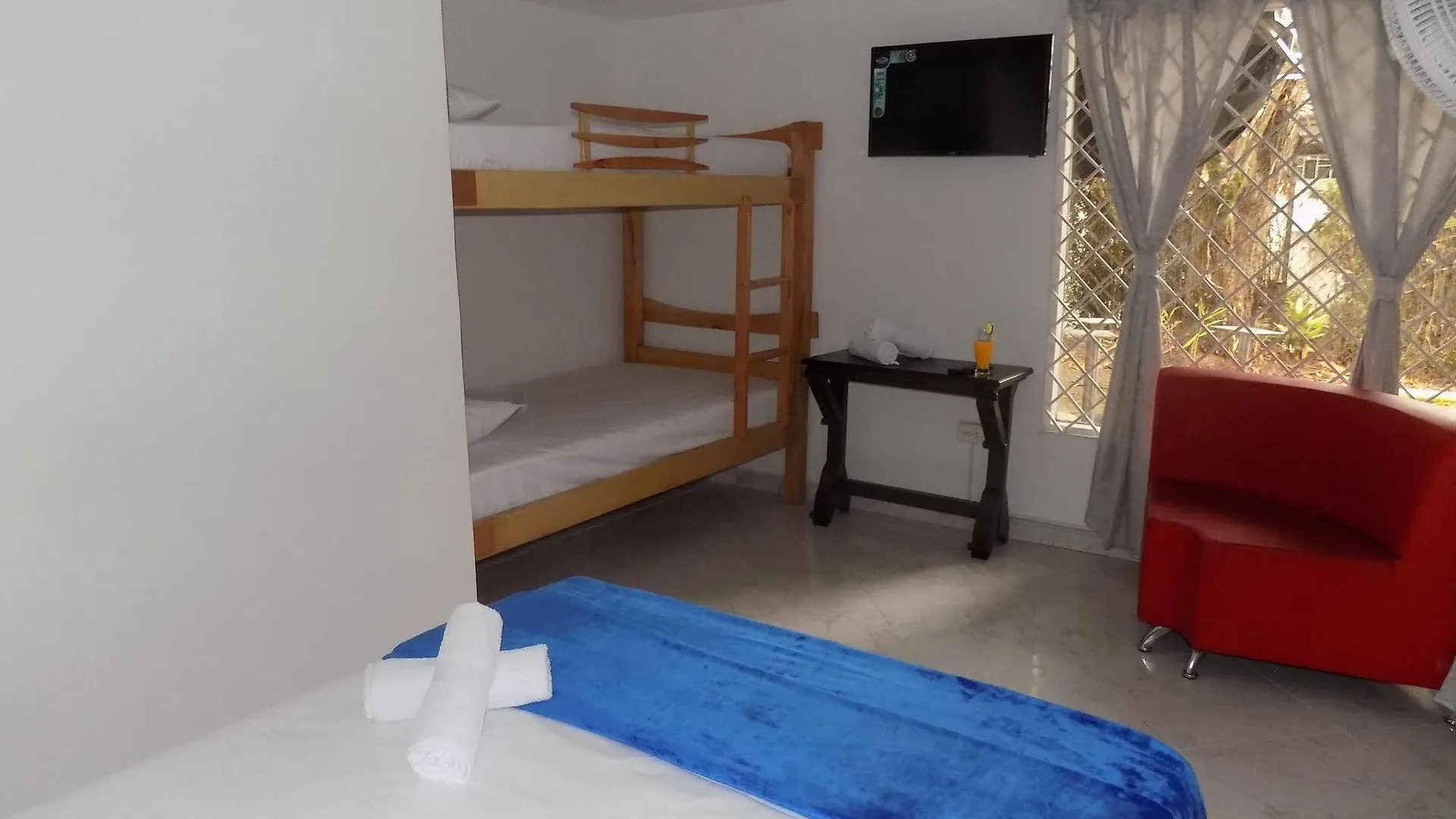 Art City Hostel 메딜린