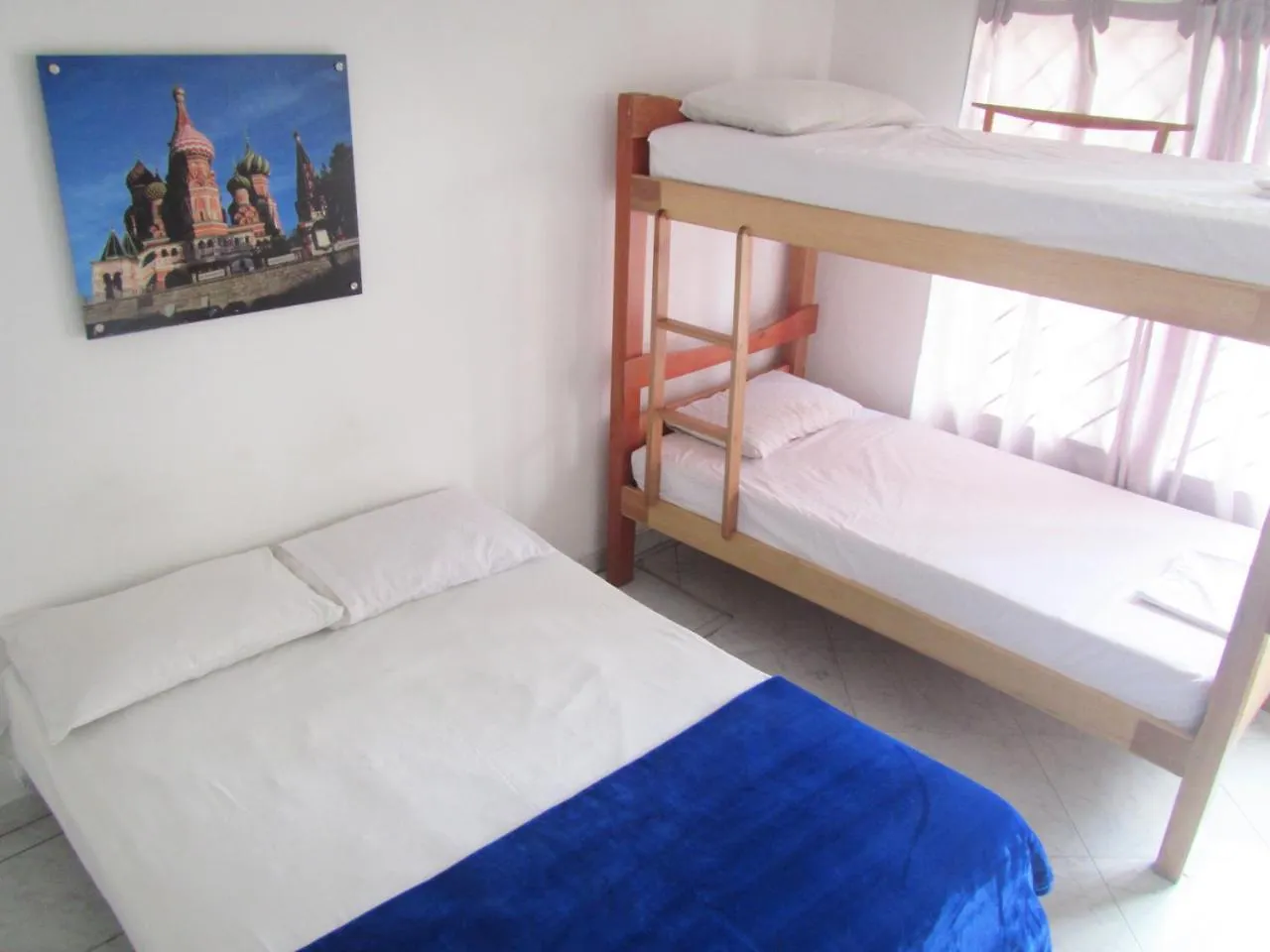 Art City Hostel 메딜린